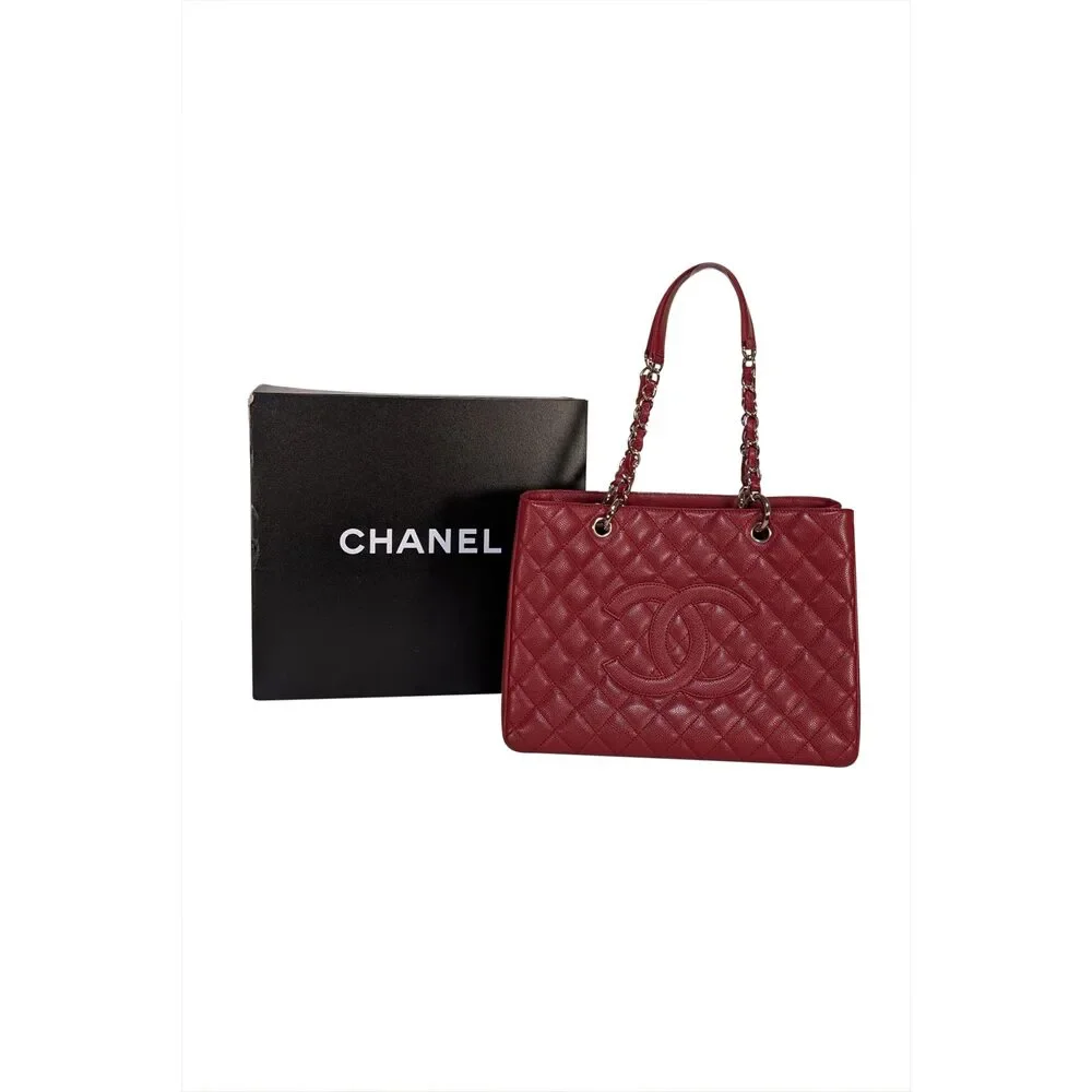 Chanel - Red Caviar Leather Quilted Shoulder Bag